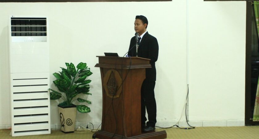 KAJI TENTANG “NOTHING IS HALAL UNTIL CERTIFIED”, ARISY ABROR DZUKRONI RAIH GELAR DOKTOR DENGAN PREDIKAT CUMLAUDE