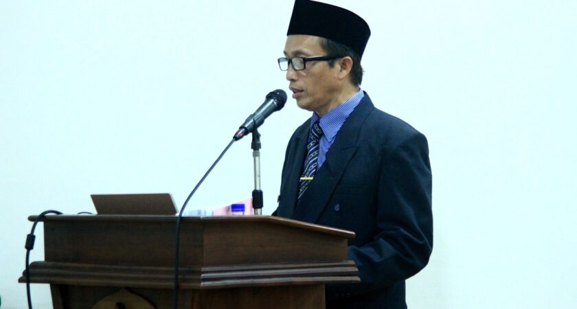 KAJI “PARADOKSAL ANTARA MAHDIISME DAN GERAKAN ANTI KHILAFAH,” AHMAD MUTHOHAR RAIH GELAR DOKTOR S3 STUDI ISLAM UIN WALISONGO YANG KE 407