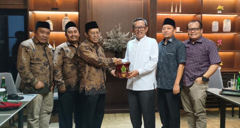 TINGKATKAN PELUANG JUMLAH MAHASISWA, PASCASARJANA UIN WALISONGO PERKUAT KERJASAMA DENGAN JARINGAN ALUMNI DI JAKARTA