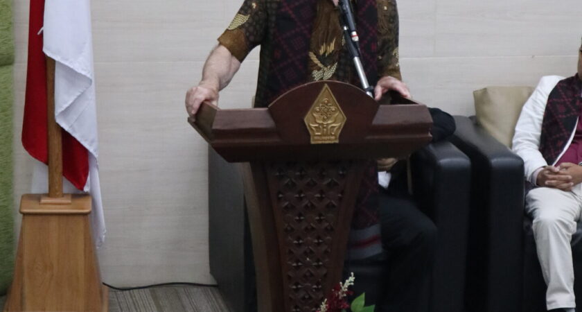 Seminar Internasional Pascasarjana, Prof. Robert W. Hefner : Islam Indonesia Memiliki Peran Penting dalam Percaturan Global