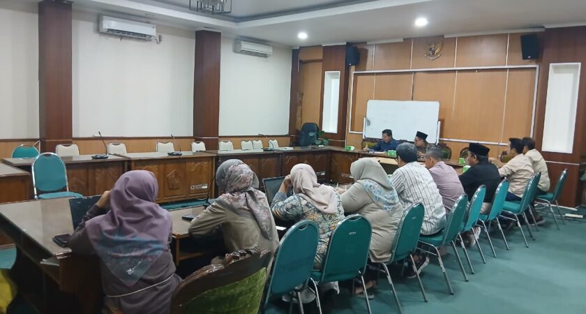 PASCASARJANA UIN WALISONGO BAHAS RENCANA PENGANUGERAHAN DOKTOR HONORIS CAUSA UNTUK KH. SLAMET HAMBALI